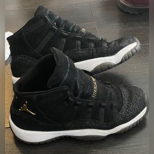 Air Jordan 11 black pearl